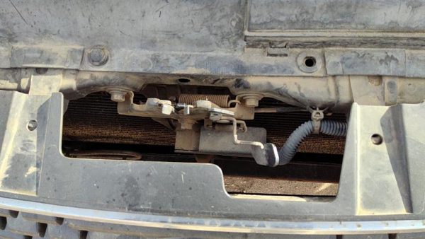 2002-2006 Nissan Altima Hood Latch Assembly With Bracket Oem 62500Zb600 — photo 3