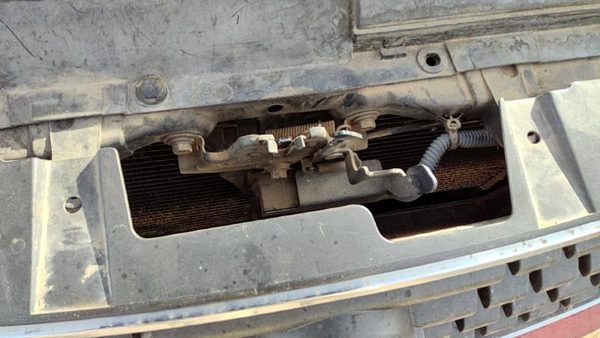 2002-2006 Nissan Altima Hood Latch Assembly With Bracket Oem 62500Zb600 — photo 2