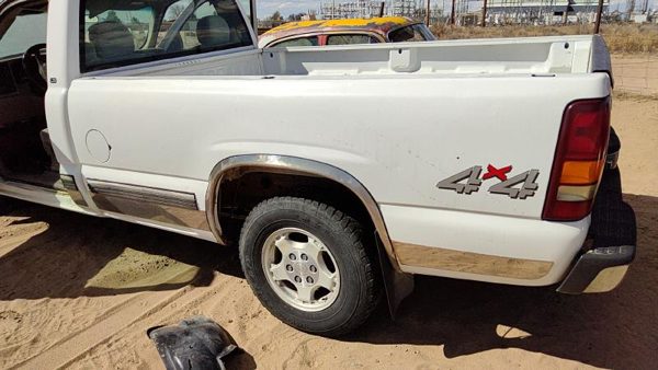 1999 Chevy Silverado 1500 Pickup Box/bed Assembly — photo 2