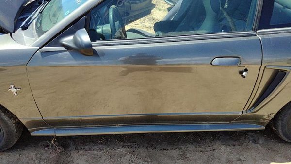2003 Ford Mustang Front Door LH Shadow Gray Cx — photo 2
