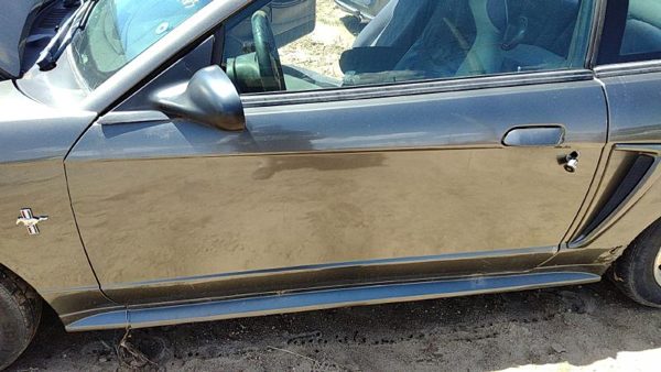 2003 Ford Mustang Front Door LH Shadow Gray Cx — photo 1