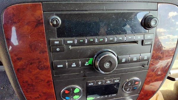 2010 Chevy Tahoe Audio & Visual Equip.(radio) 25942015 — photo 3