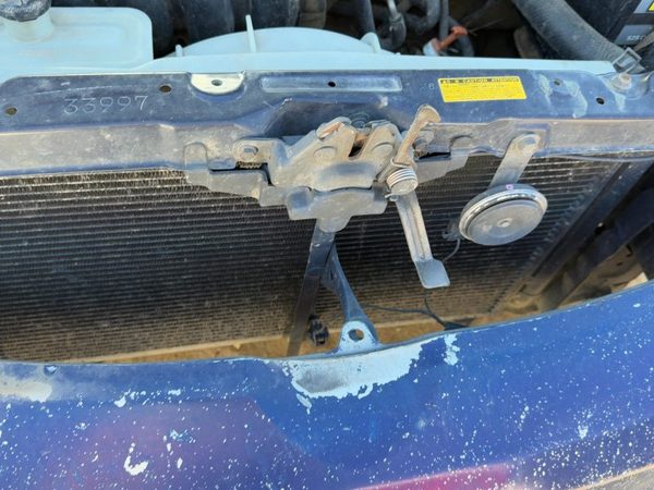 2003-2008 Toyota Matrix Xr Hood Latch Assembly With Bracket Oem 5320102110 — photo 5