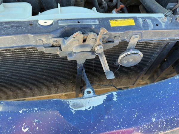 2003-2008 Toyota Matrix Xr Hood Latch Assembly With Bracket Oem 5320102110 — photo 2