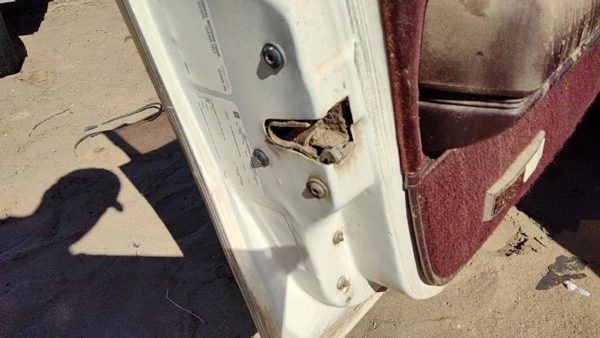 87-89 Buick Century Driver Left Front Door Latch With Rods/Cables Oem — photo 5