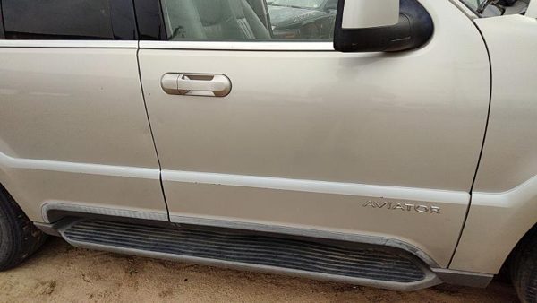 2003 Lincoln Aviator Front Door RH Silver Jp — photo 5