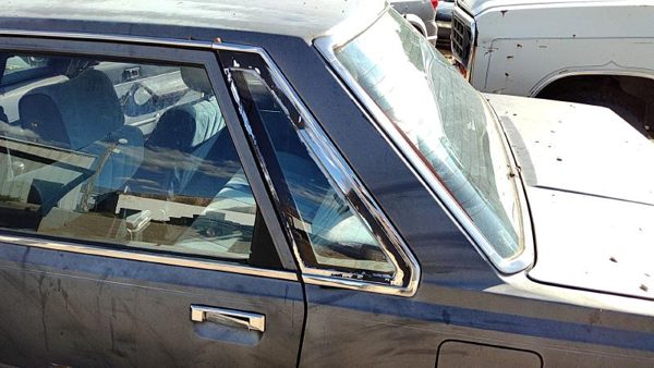 1985-1986 Toyota Camry Driver Left Rear Quarter Glass Back Side Window Oem — photo 1