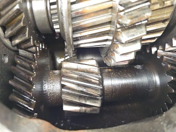 1953 Chev Full Size Transmission Assy. Gm 591747 3 Speed — photo 5