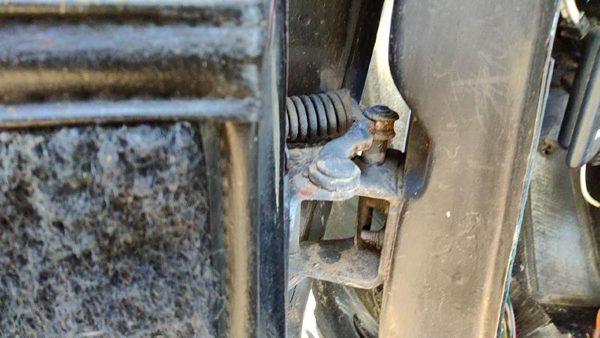 1989 Chevy Camaro Front Door Hinge LH — photo 3