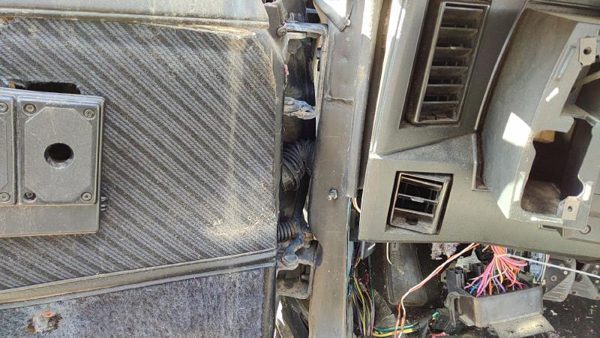1989 Chevy Camaro Front Door Hinge LH — photo 1