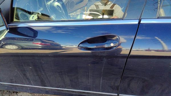 2013 Mercedes C-class Front Door LH Lunar Blue 890 — photo 4