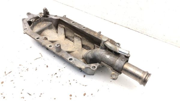 2011 Toyota Tundra Lifter Valley Cap 5.7L Oem Plate Engine Coolant Pipe — photo 2