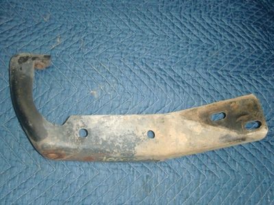 1988 Chevy Silverado 2500 Passenger Right Front Outside Bumper Mount Bracket