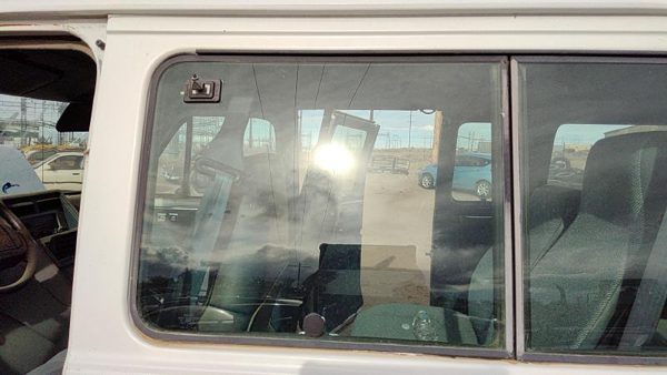 1972-1996 Gmc Van 3500 Driver Left Rear Side Window Forward Glass Oem Back — photo 2