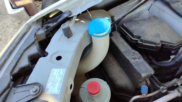 09-11 Honda Pilot Windshield Washer Fluid Reservoir With Pump Wiper Tank 76841 — photo 2