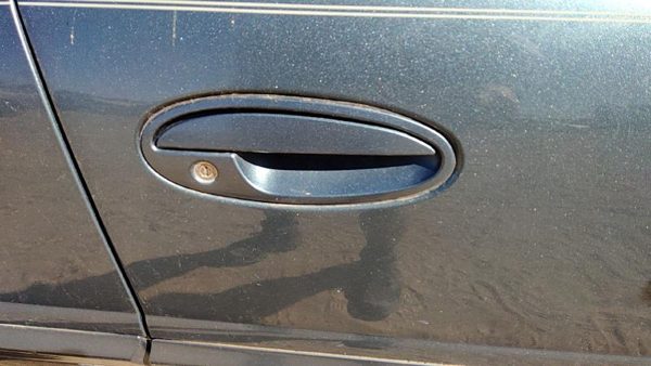 00 Lesabre Buick Lesabre Passenger Right Front Outside Door Handle Oem Blue — photo 1