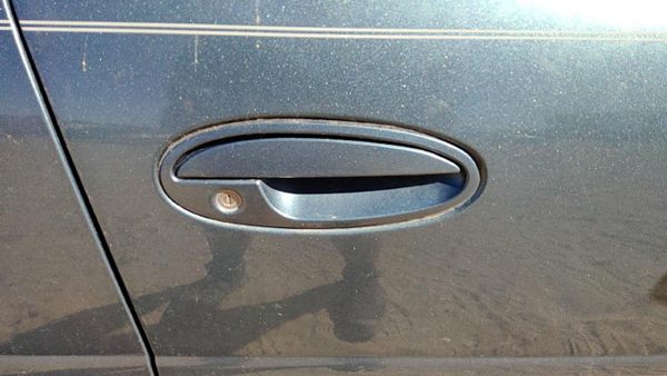00 Lesabre Buick Lesabre Passenger Right Front Outside Door Handle Oem Blue — photo 2