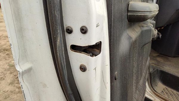 1992-1996 Ford Van E250 Driver Left Front Door Latch With Rods/Cables Oem — photo 1