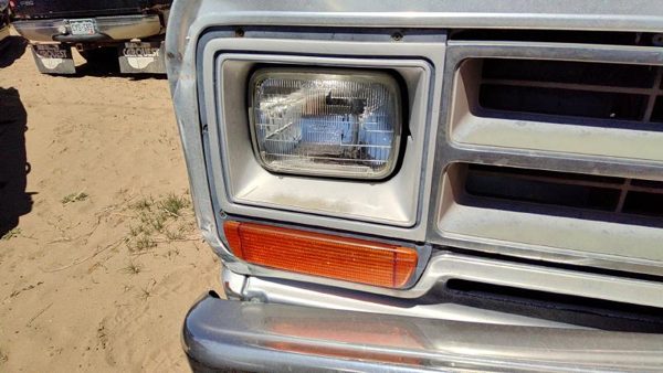 86-90 Dodge Ram W150 Passenger Right Head Light With Trim Turn Signal Oem Bezel — photo 1