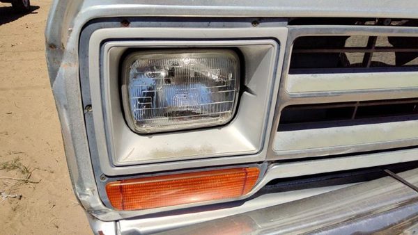 86-90 Dodge Ram W150 Passenger Right Head Light With Trim Turn Signal Oem Bezel — photo 6