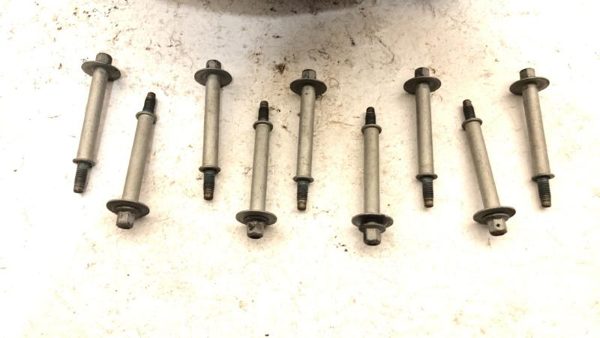 10-14 Chevy Tahoe Intake Manifold with Bolts Hardware OEM 5.3L 12638038 — photo 2