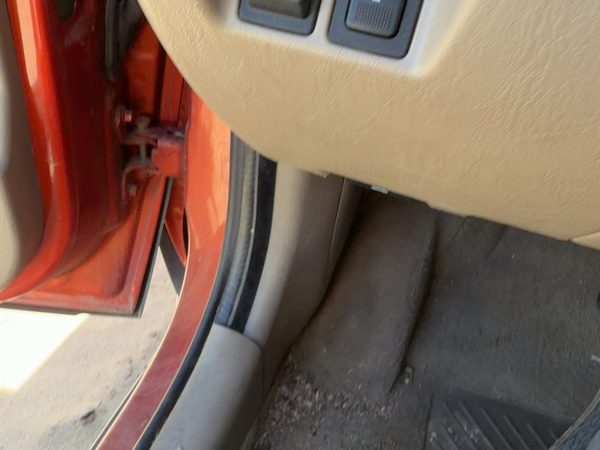 2001-2007 Ford Escape Driver Left Lower Kick Trim Panel Oem Tan Ah — photo 3