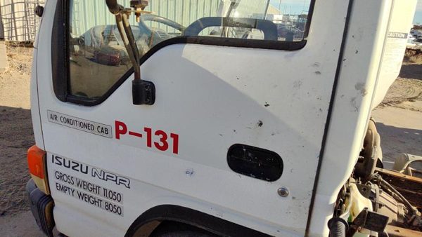 1996 Isuzu Npr Front Door LH White — photo 3