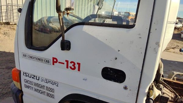 1996 Isuzu Npr Front Door LH White — photo 4