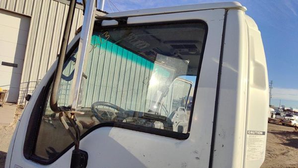 1996 Isuzu Npr Front Door LH White — photo 7