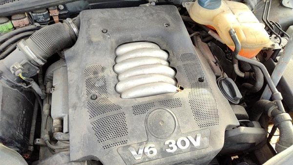 2002-2005 Vw Passat Intake Manifold Oem 2.8L 078133201Bd — photo 1