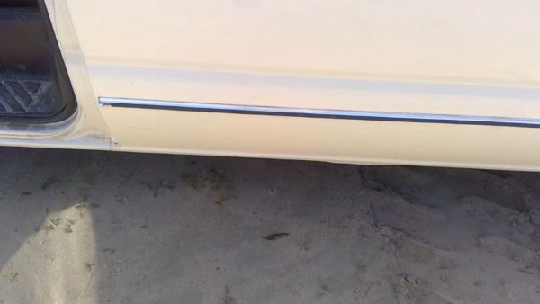 1993 Ford Van E150 Driver Left Rear Moulding On Quarter Panel Oem — photo 2