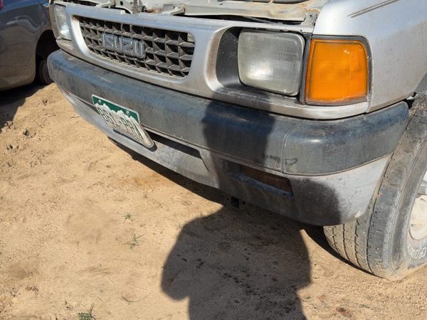 1988-1992 Isuzu Pup Front Bumper With Brackets Assembly Oem Silver 8971283780 — photo 6
