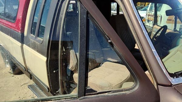 80-91 F150 Passenger Right Front Vent Window Small Door Glass With Frame Oem — photo 3
