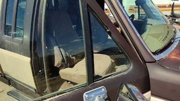 80-91 F150 Passenger Right Front Vent Window Small Door Glass With Frame Oem — photo 2