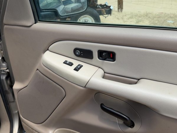 01-02 Chevy Suburban Passenger Right Front Door Trim Panel With Switches Tan 52I — photo 4