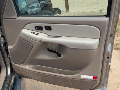 01-02 Chevy Suburban Passenger Right Front Door Trim Panel With Switches Tan 52I