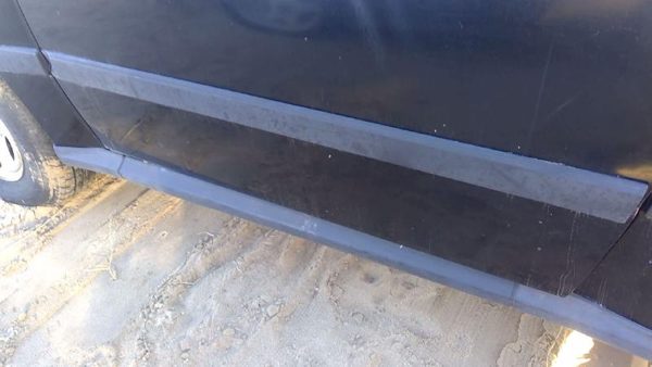 1996 Geo Tracker Driver Left Front Moulding From Door Oem Trim Strip Black — photo 2