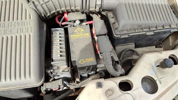 95-00 Dodge Stratus Engine Fuse Box Power Distribution Panel Oem 2.4L — photo 2