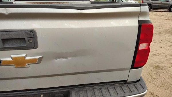2015 Chevy Silverado 1500 Trunk/decklid/hatch/tailgate Gan Silver Work Big Dents — photo 4