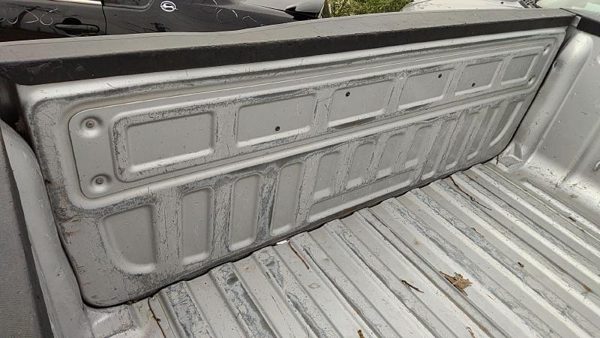 2015 Chevy Silverado 1500 Trunk/decklid/hatch/tailgate Gan Silver Work Big Dents — photo 9