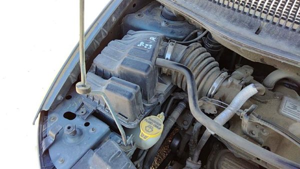 01-07 Caravan Complete Air Intake Cleaner Filter Box Housing With Tube Oem 3.8L — photo 2