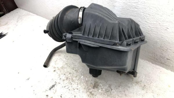 01-07 Caravan Complete Air Intake Cleaner Filter Box Housing With Tube Oem 3.8L — photo 5