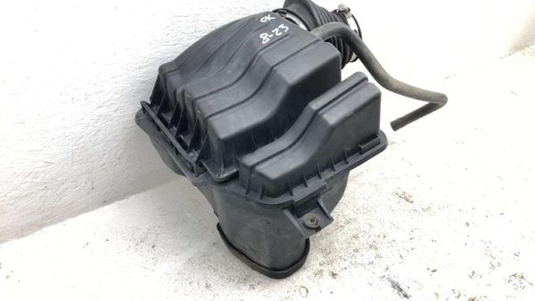 01-07 Caravan Complete Air Intake Cleaner Filter Box Housing With Tube Oem 3.8L — photo 3