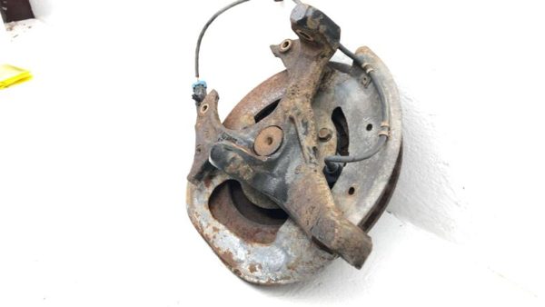 1982-03 S10 Pickup Driver Left Front Spindle Steering Knuckle With Wheel Hub 4X2 — photo 4