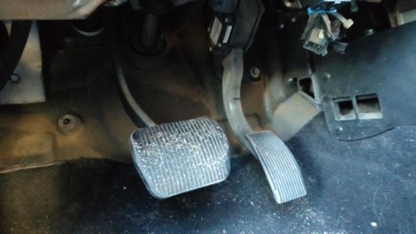 2007-2008 Ford Expedition Gas And Brake Pedal Assembly Automatic Transmission — photo 1