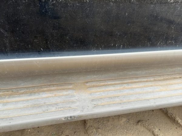 1997-2002 Ford Expedition Passenger Right Front Lower Moulding From Door Oem — photo 2