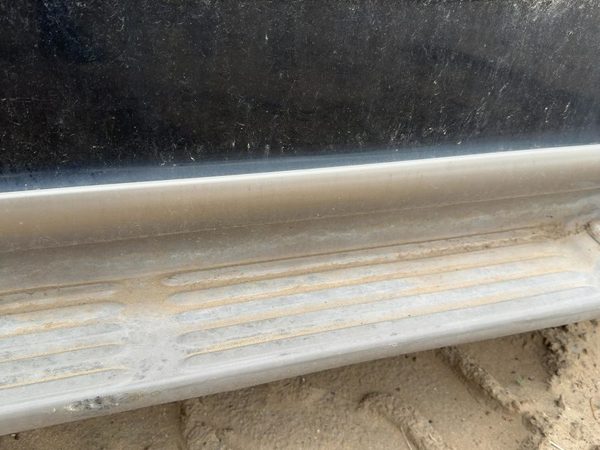 1997-2002 Ford Expedition Passenger Right Front Lower Moulding From Door Oem — photo 4