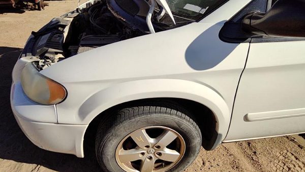 2001-2007 Dodge Caravan Driver Left Front Fender Oem White Pw1 05018443Aa — photo 3