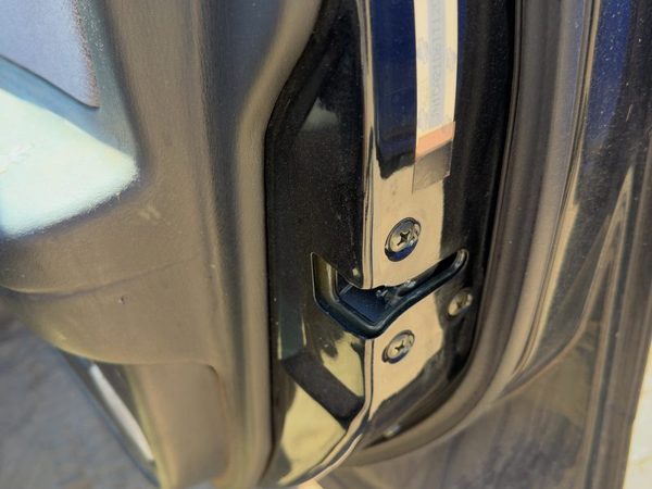 95-99 Maxima Passenger Right Front Door Latch With Rods/Cables Oem 4-Door Sedan — photo 2