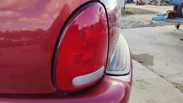 2000 Dodge Durango Tail Light Assembly LH v4576245ab — photo 3